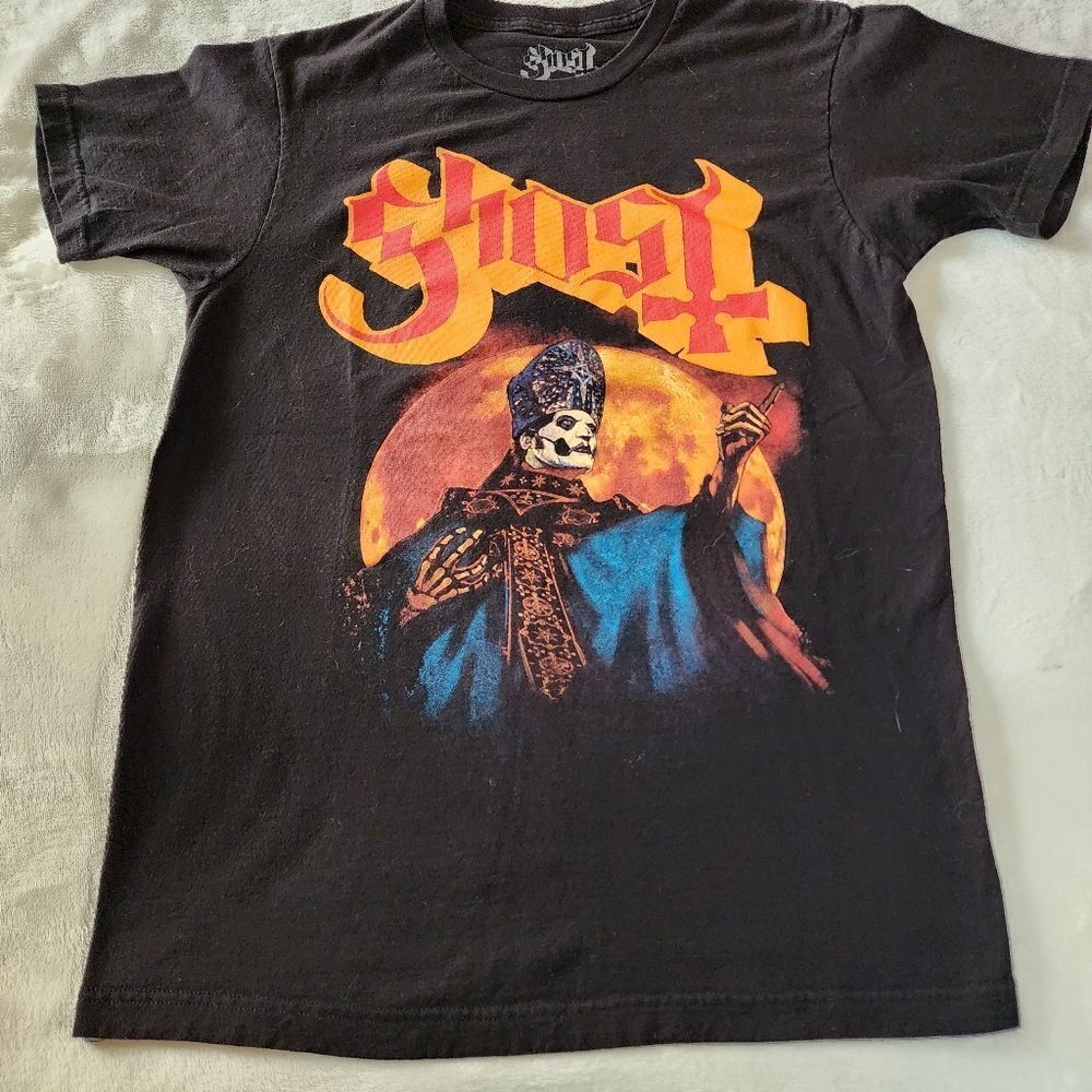 Ghost Hunter Moon Black Tshirt With Graphics Size Medium
